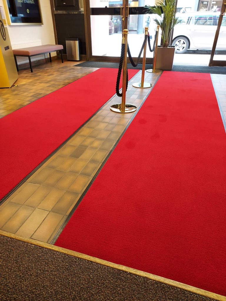 Sisääntulomatto punainen